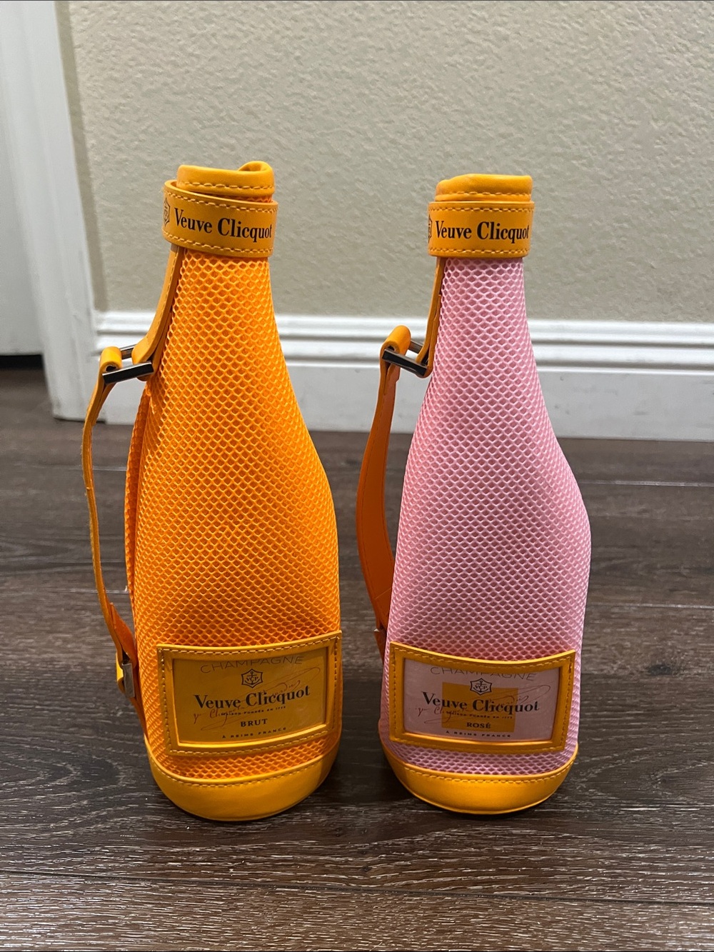 NWOT veuve clicquot champagne brut bottle carrier Orange and pink, 2 total - Picture 2 of 10